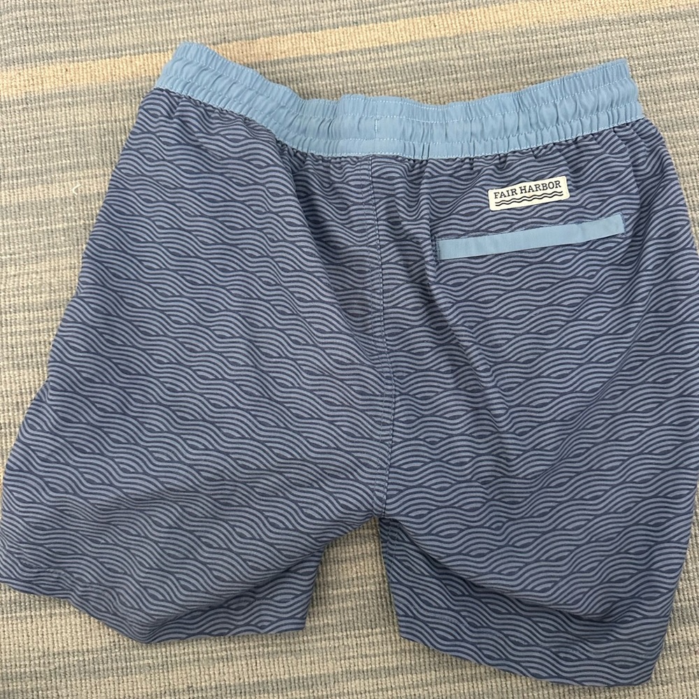 Boys fair harbor bayberry swim suit. Youth XL.